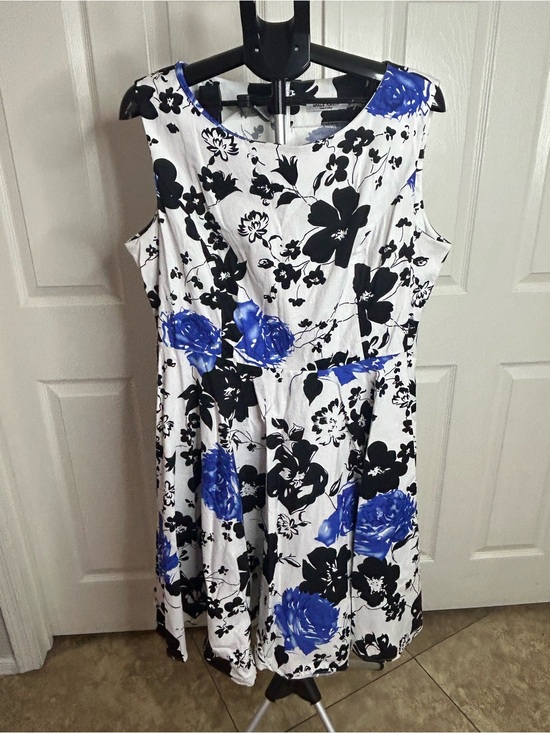 Grace Karin Dresses & Skirts - Grace Karin Blue, Black & White Floral Midi Dress A-line flowy